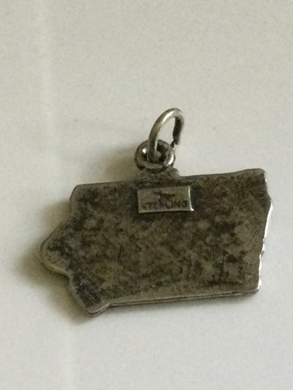 Vintage 60's Sterling Des Moines Iowa State Charm - Picture 2 of 4